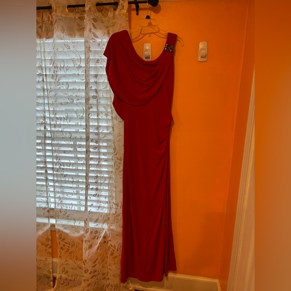 Badgley Mischka Dresses & Skirts - Badgley Mischka Collection One-Shoulder Red Evening Dress